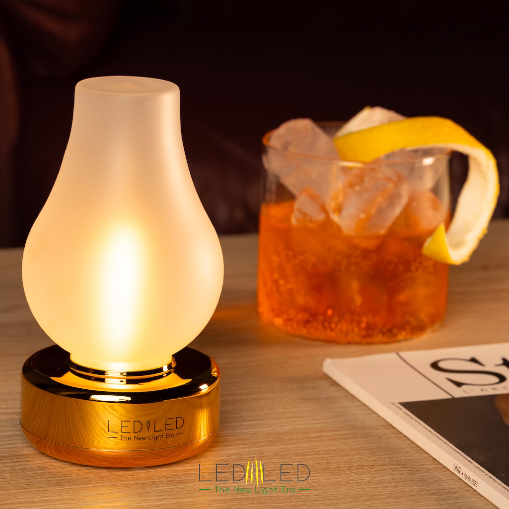 Lampada Da Tavolo Nina Ricaricabile, Dimmerabile Senza Fili, Base Ottone, Vetro Smerigliato, 3 Livelli Di Luce, Fino A 80 Ore Autonomia, IP54