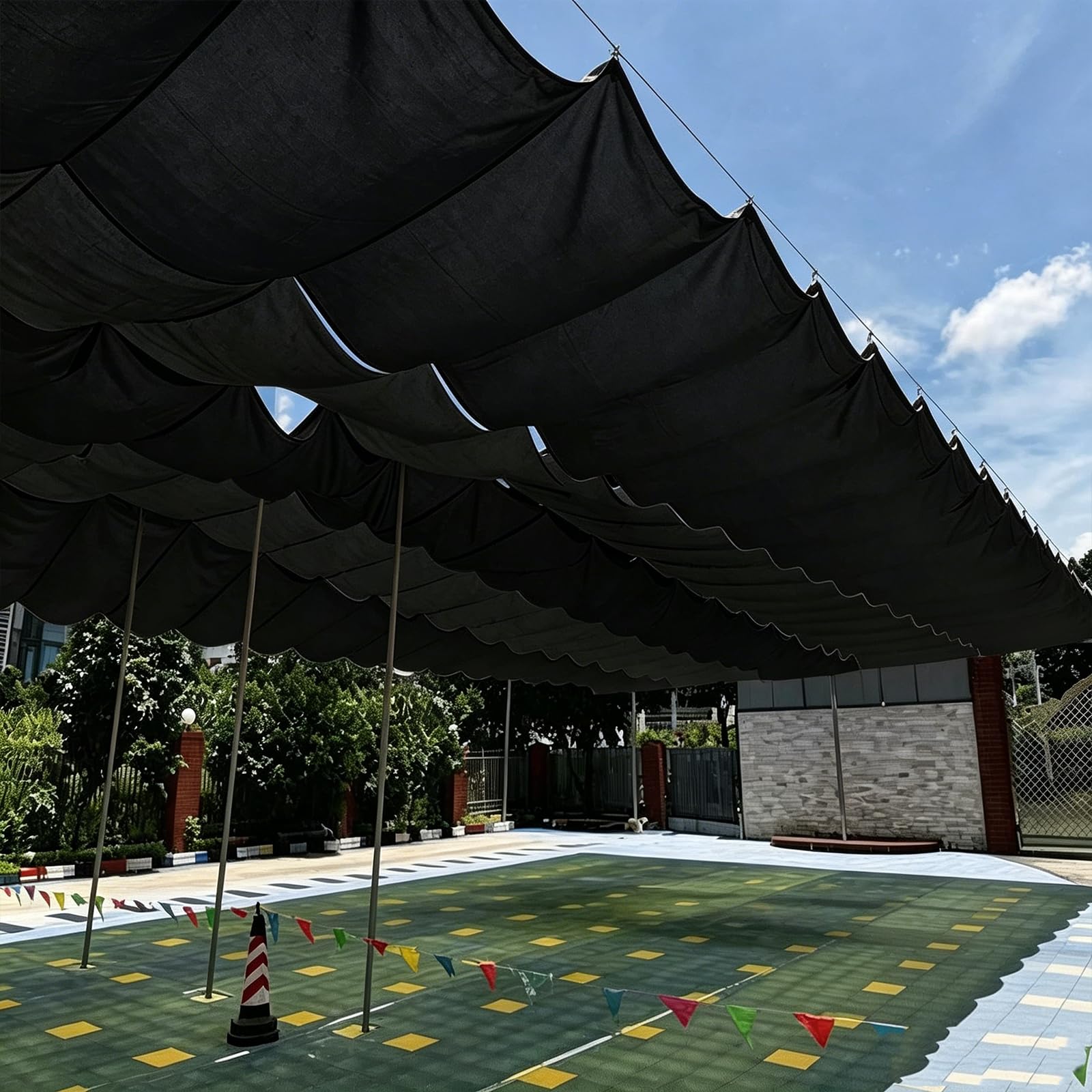 Voile ombrage vague pour jardin : bâche rétractable noire anti-UV