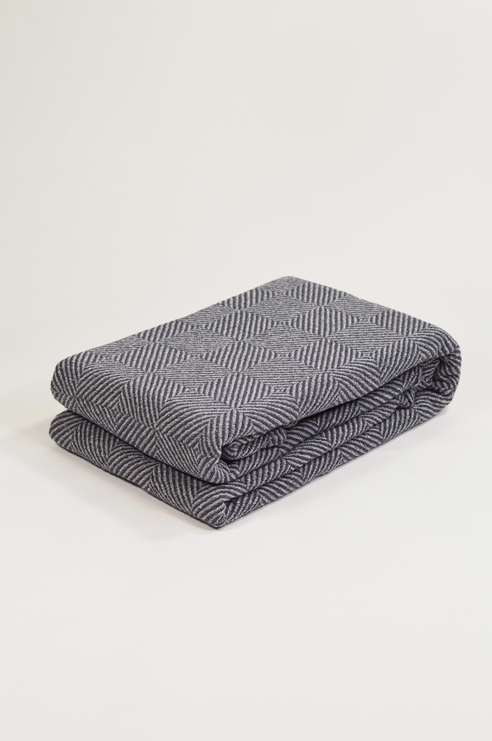 Fineline Leinendecke Martha, 100% Leinen, Anthrazitgrau, 200x220 cm, Skandi/Japandi-Stil, Decke
