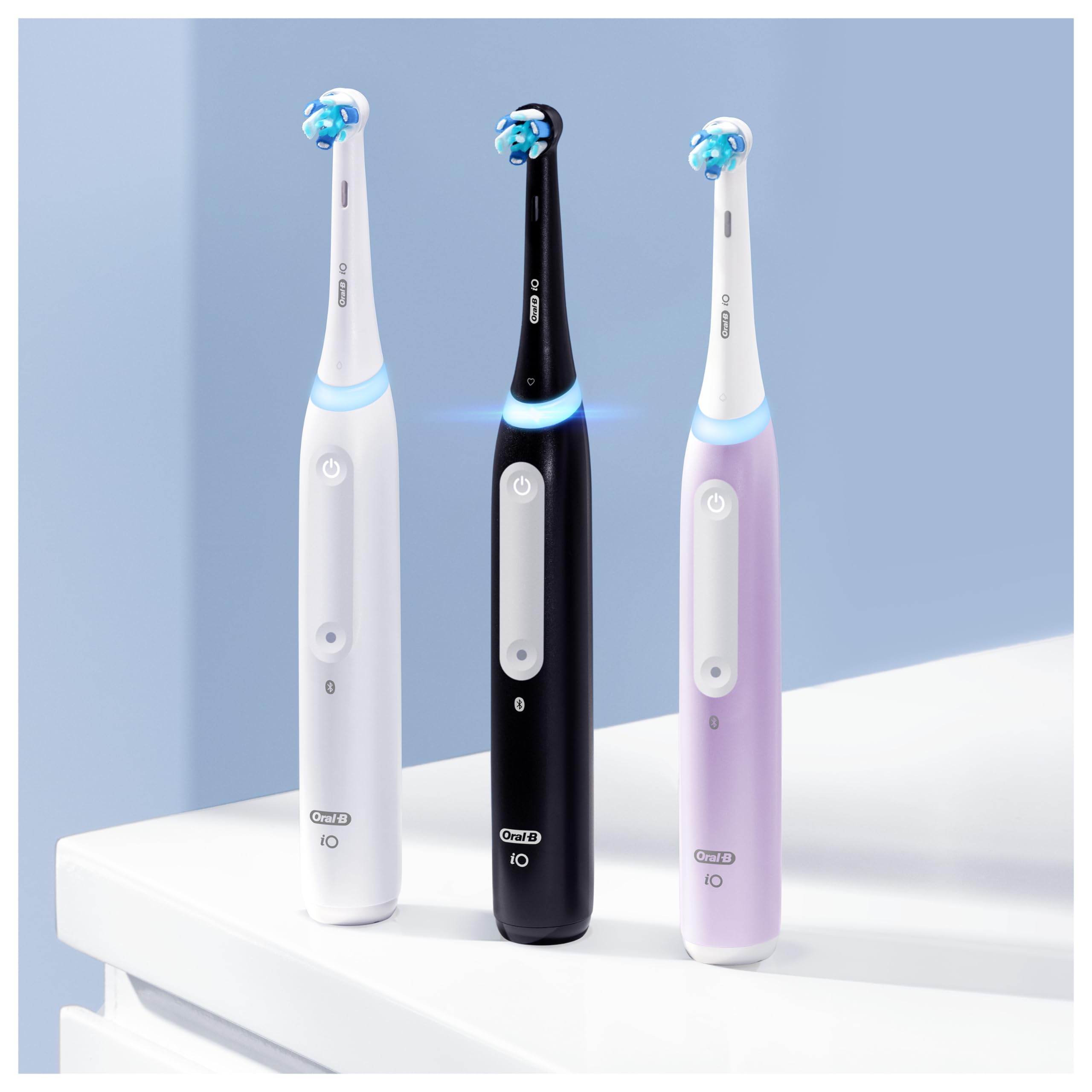 Oral-B Spazzolino Elettrico Ricaricabile iO 4N, Sensore di Pressione, Connessione Bluetooth, 4 Modalità di Spazzolamento, 3 Testine, 1 Spazzolino, 1 Custodia da Viaggio, Nero, Idea Regalo