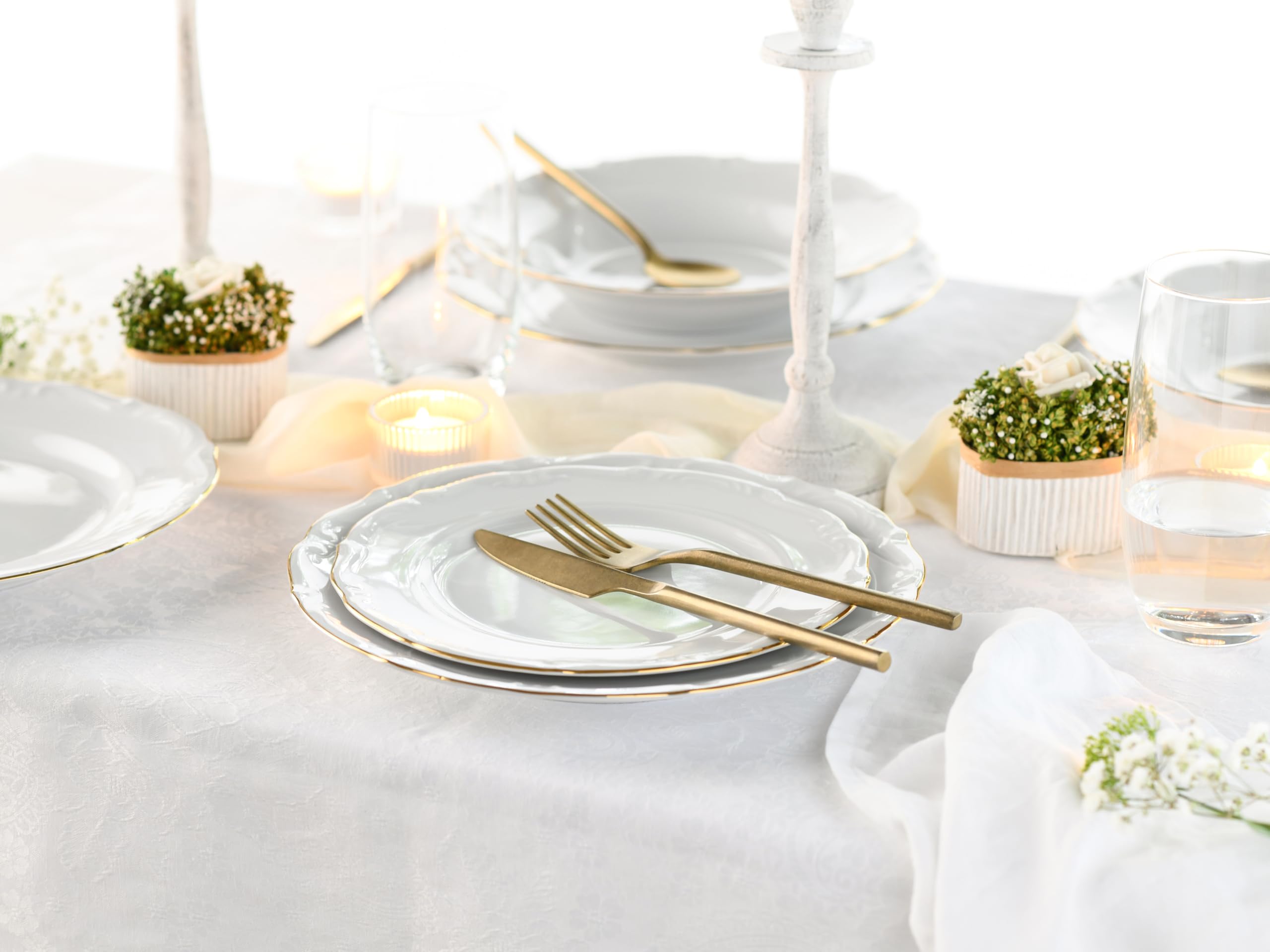 CreaTable, 24321, Serie Maria Theresia Gold, 18-teiliges Geschirrset für 6 Personen, Teller Set aus Porzellan, Made in Europe