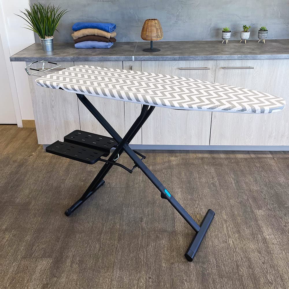 Kitchen Move Clever Bügelbrett, zusammenklappbar, Aluminium, 137 x 45 cm, Höhe 92 cm, mit Bügeleisenablage und Dampfbügelstation und Rolle