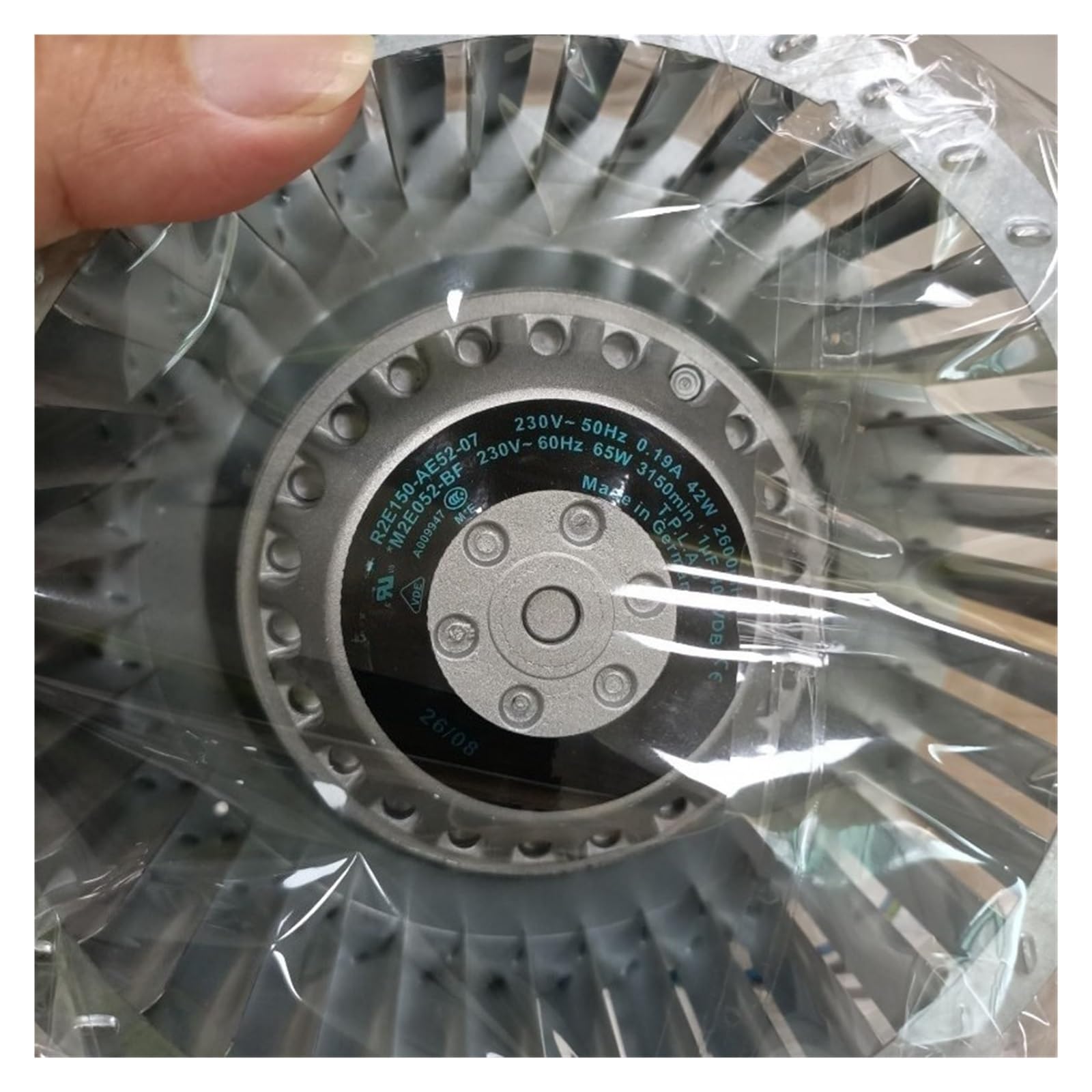 Ventilateur R2E150-AG52-09 compact à rotor externe AC230V avec turbine à réaction robuste
