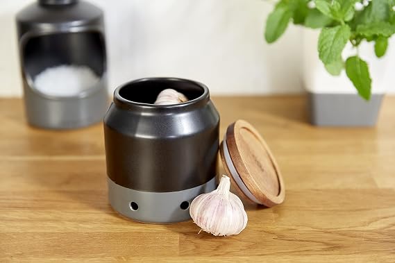 Cole & Mason H822135 Elmdon Black/Grey Garlic Keeper, Kitchen Organisation, Storage Pot for Fresh Garlic, Ceramic/Acacia/Silicone, (H) 120 mm x (D) 110 mm
