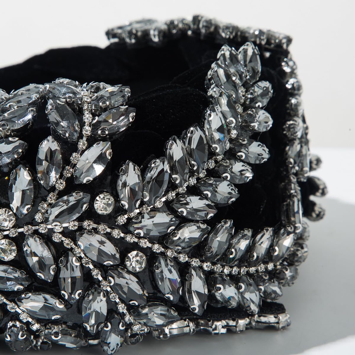 Breite Stirnbänder aus Flanell im Barockstil, Strass-Stirnbänder, Knoten-Stirnband, Kristall, handgefertigt, Haar-Accessoires für Mädchen (weiß, M)