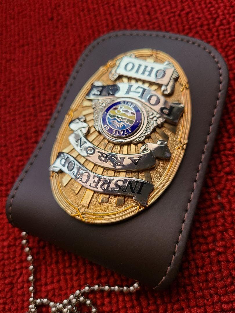 米国ポリスバッジ　ブラッキントン製 peace officer 米国ポリスバッジ【AKRON POLICE】ブラッキントン製 PF社ホルダー付き