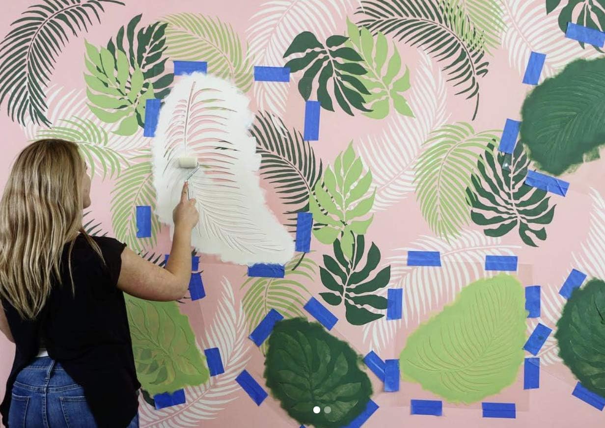 Palm Frond Wall Art Stencil - Wall Painting Stencils for Easy Room Makeover – Large Stencil for Painting Walls – Stenciling Instead of Wallpaper Saves Money – Tropical Stencils - Palm Leaf Stencils