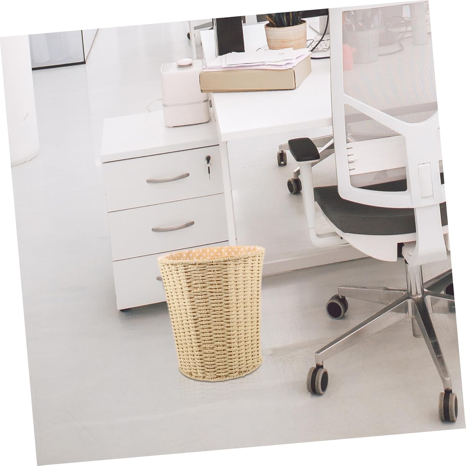 Rattan Woven Trash Basket with Liner, Versatile Sundries Storage Bin for Kitchen, Bedroom, Living Room, Beige Multifunctional Wastebasket for Home Organization Random Style