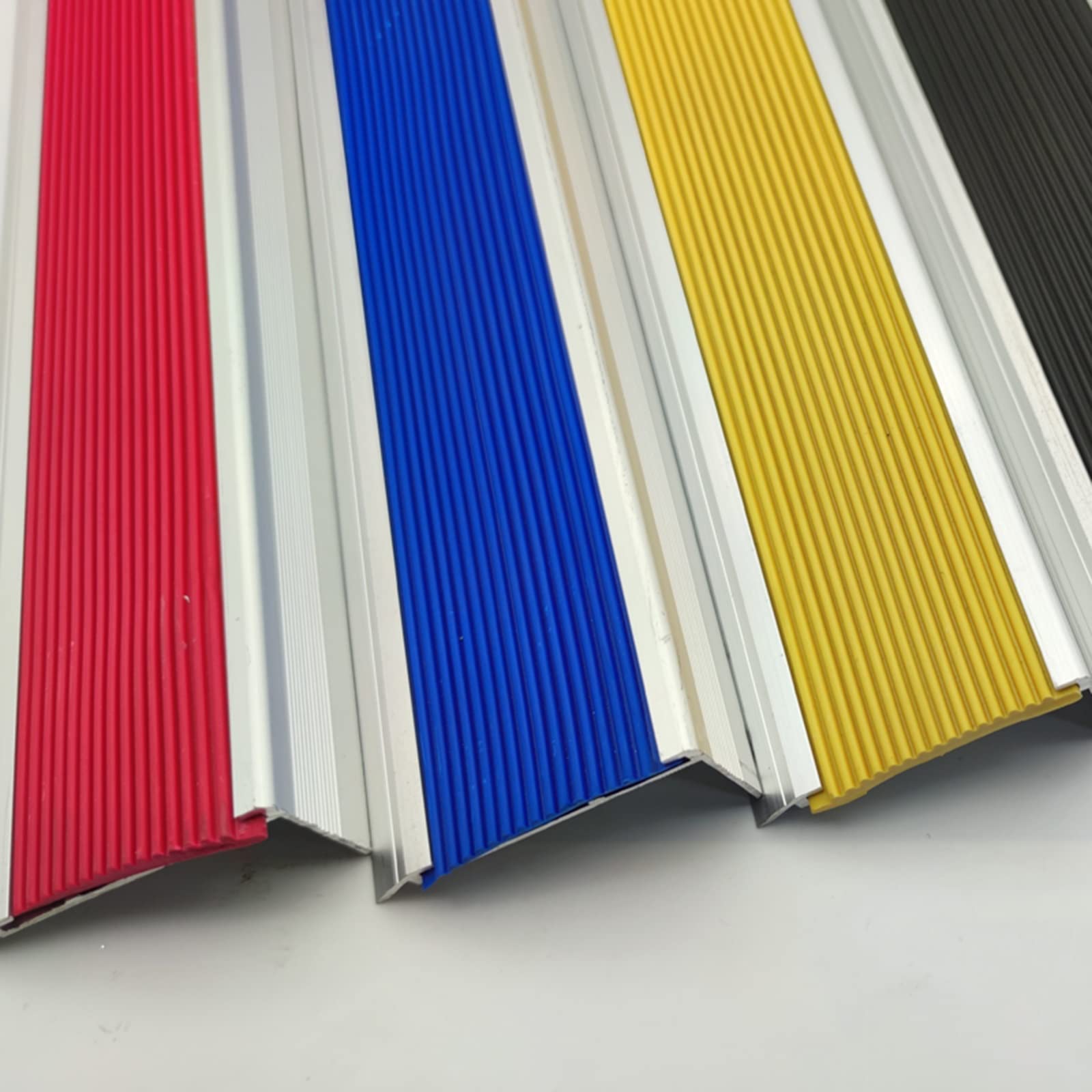Remate de Borde de Escalera, Borde de Escalera de Metal, Tira Antideslizante de Aluminio para Borde de escalón, Protector de Borde de escalón, reductores de Bordes de Goteo de Puerta, moldur