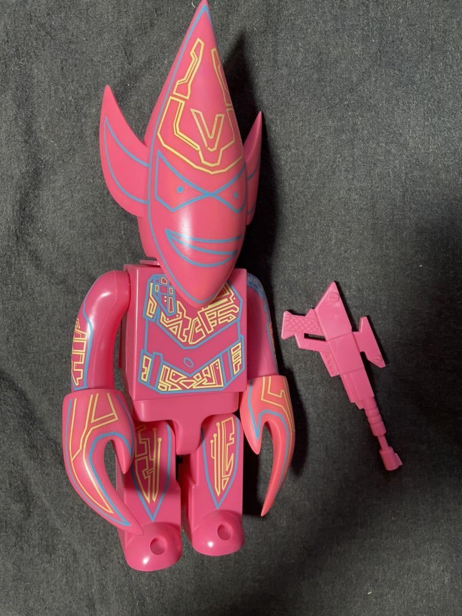 Amazon.co.jp: FUTURA x UNKLE KUBRICK 400％ フューチュラ アンクル 
