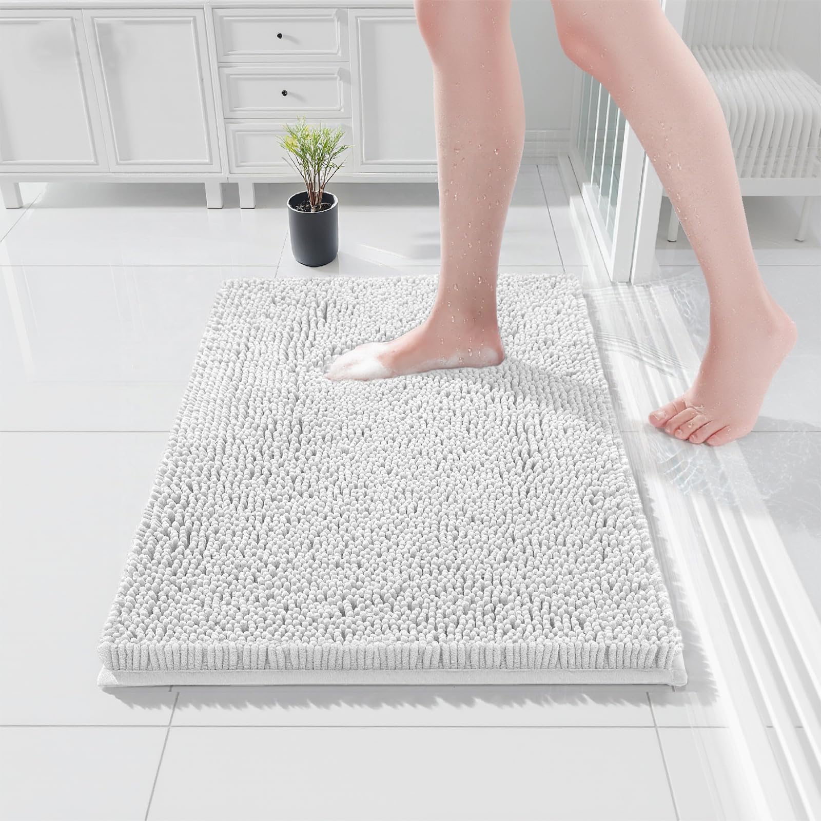 COMPOLICY White Bath Mat, Super Absorbent Bathroom Mat, Machine Washable Non, Slip Anti Mould, Shower Mats with 40 x 60CM, 1'' Chenille Microfiber Material for Bath Kitchen Living Room Door Mats
