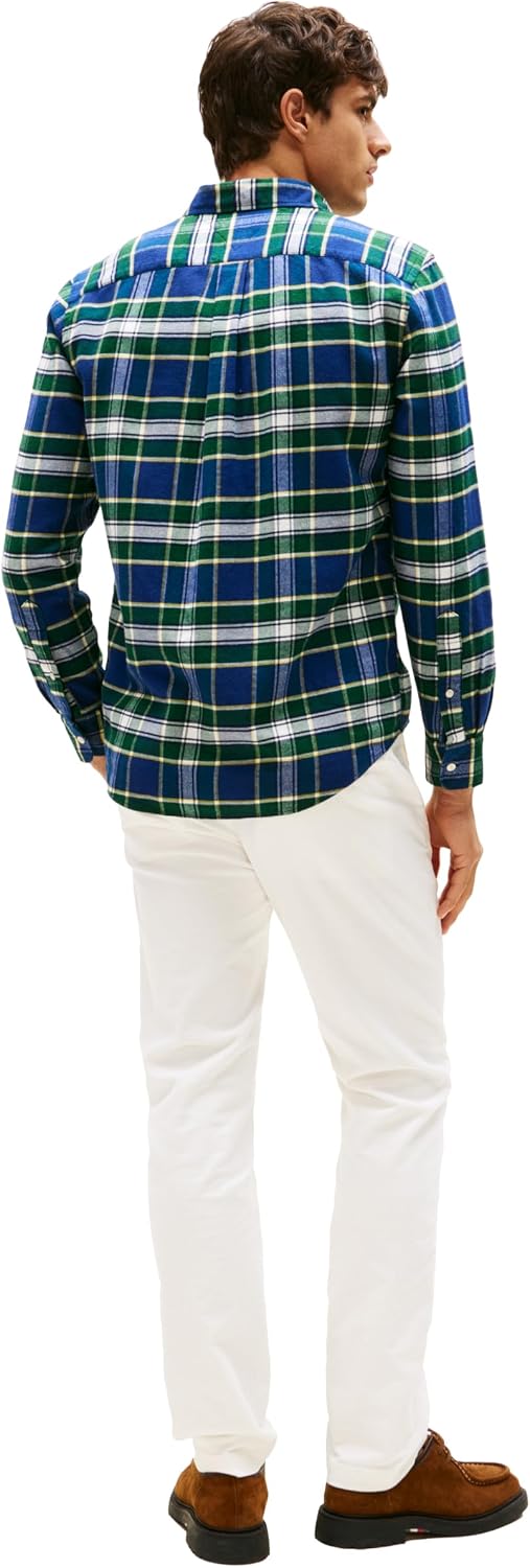 Tommy Hilfiger Men's Long Sleeve Oxford Shirts in Regular Fit, Men's Button Down Shirts, Also Available in Big and Tall