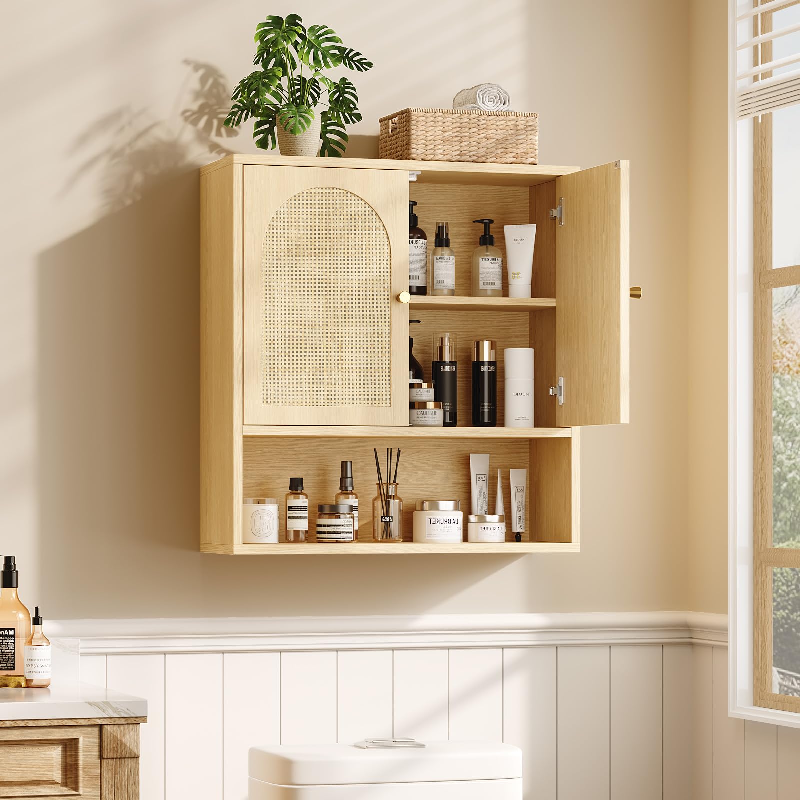 Bonnlo Armoire Murale de Salle de Bain en Rotin, 2 Portes & 1 Étagère, 58×20.4×62cm, Meuble de Rangement Suspendu en Chêne pour Salle de Bain, Cuisine, Salon
