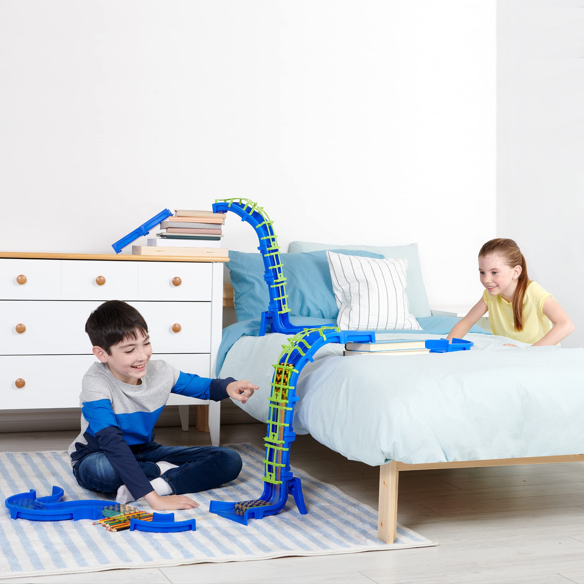 Splash Toys - Power Treads - Circuit Voiture A Construire - Plus de 1000 configurations possibles - 1 Véhicule Tout-Terrain Inclus - Circuit Défi de la gravité - Piles incluses - A partir de 5 Ans