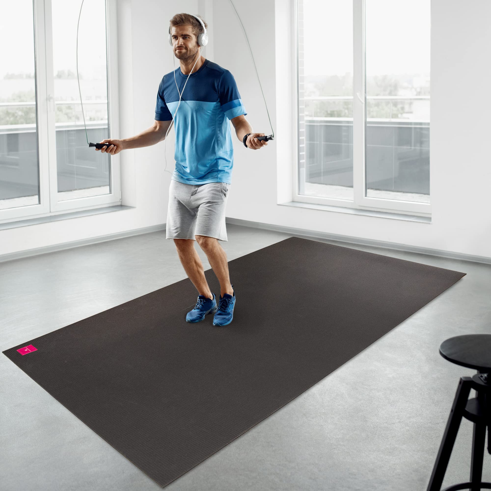Cardio Mat Fitnessmatte, 2,00 x 1,15 m | inkl. Aufbewahrungstasche, abriebfest, desinfizierbar, mit Schuhen benutzbar, für intensive Workouts
