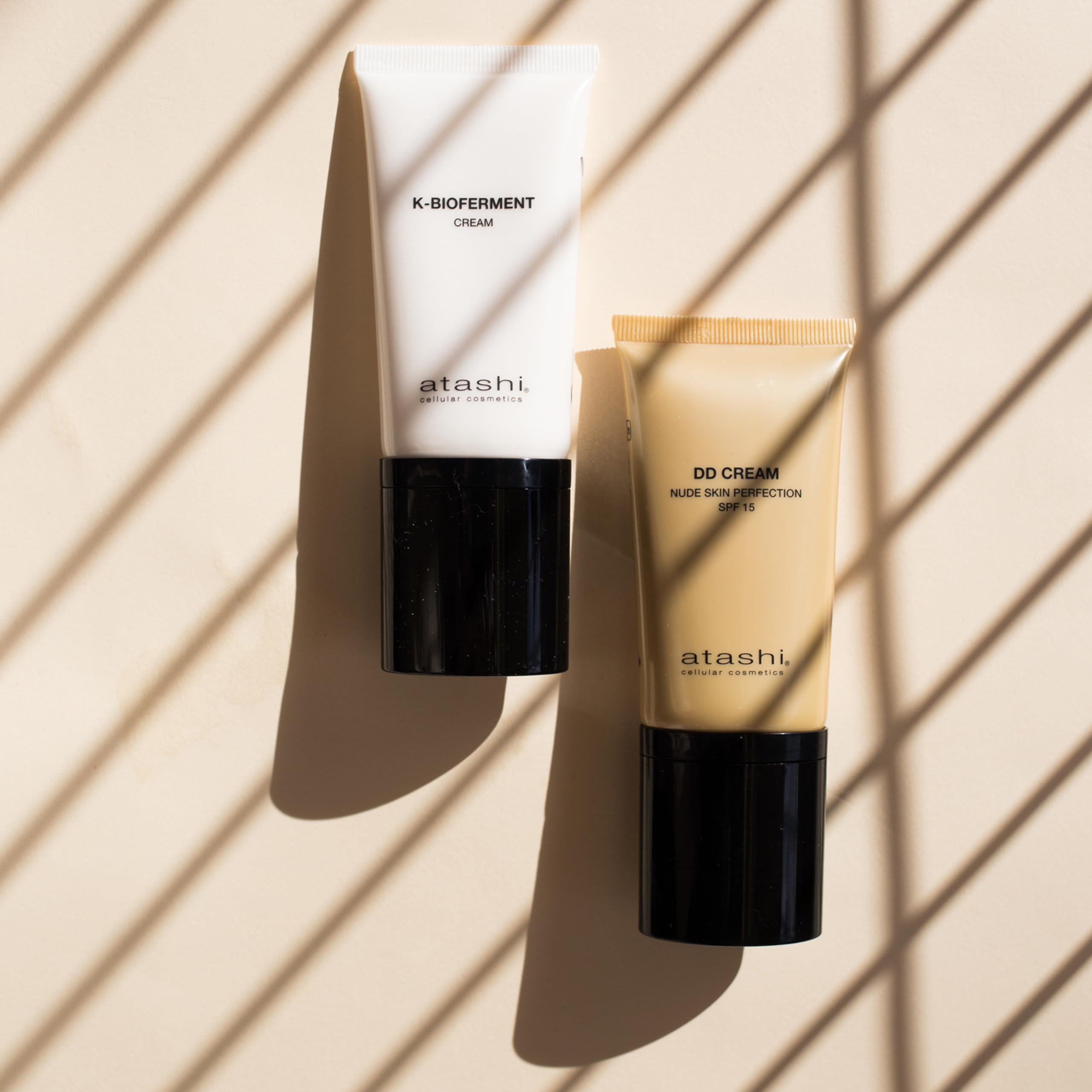Atashi Cofre Ritual Energía & Glow K-Bioferment, DD Cream y Luminosidad | Crema 8 en 1 con retinol que hidrata, unifica el tono y aporta efecto buena cara al instante, 50 ml