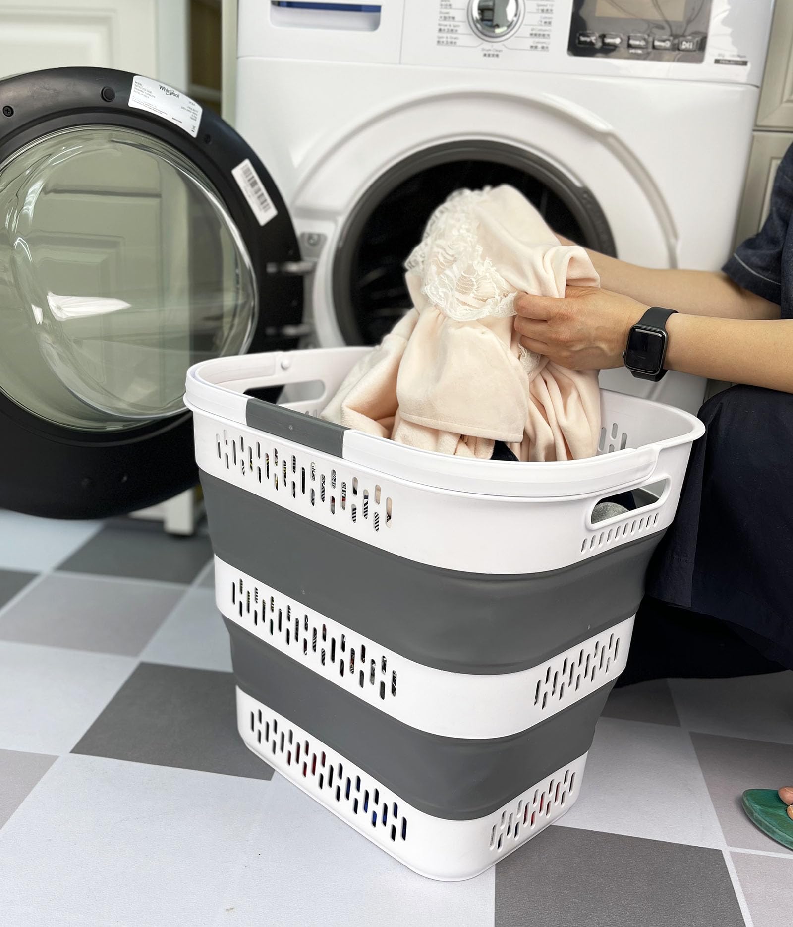 SAMMART 40L Zusammenklappbarer Wäschekorb aus Kunststoff mit Griffen – faltbarer Pop-Up-Aufbewahrungsbehälter/Organizer – tragbarer Wäschesammler – platzsparend (1, Weiß/Stahlgrau)