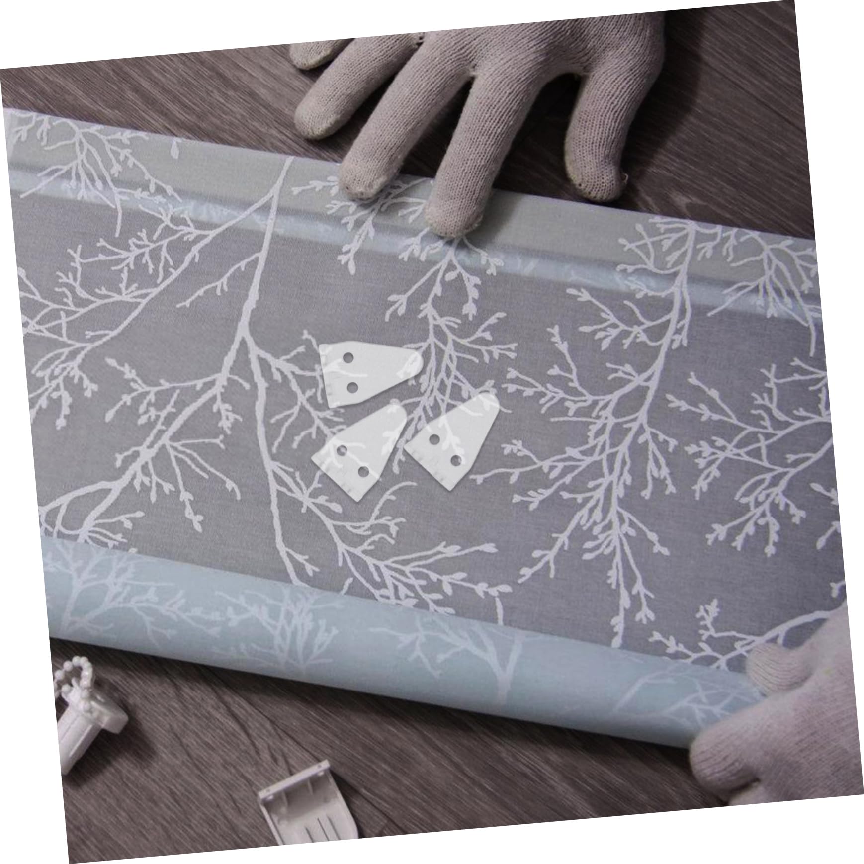 PartyKindom 40pcs Clear Blinds Hold Down Brackets Bottom Clips for Blinds Easy to Use Hold Brackets for Home Replacement Prevents Shaking Damage