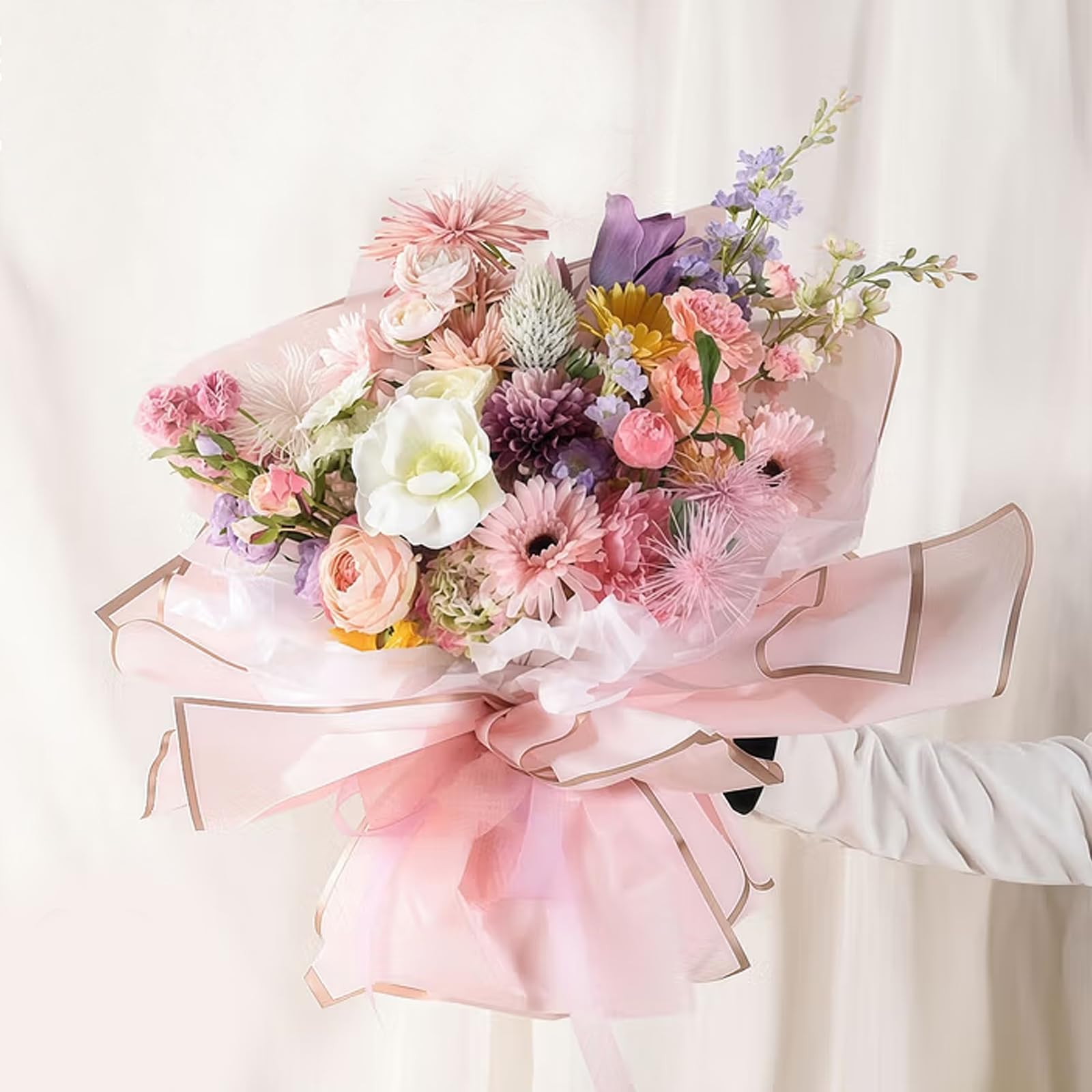 Luxoraiova 20 vellen bloemen geschenkpapier - Waterdicht plastic bloemenfolie met gouden rand, bloemenpapier voor cadeauverpakkingen, bloemenkunst en handwerk (roze en wit, 58x58cm