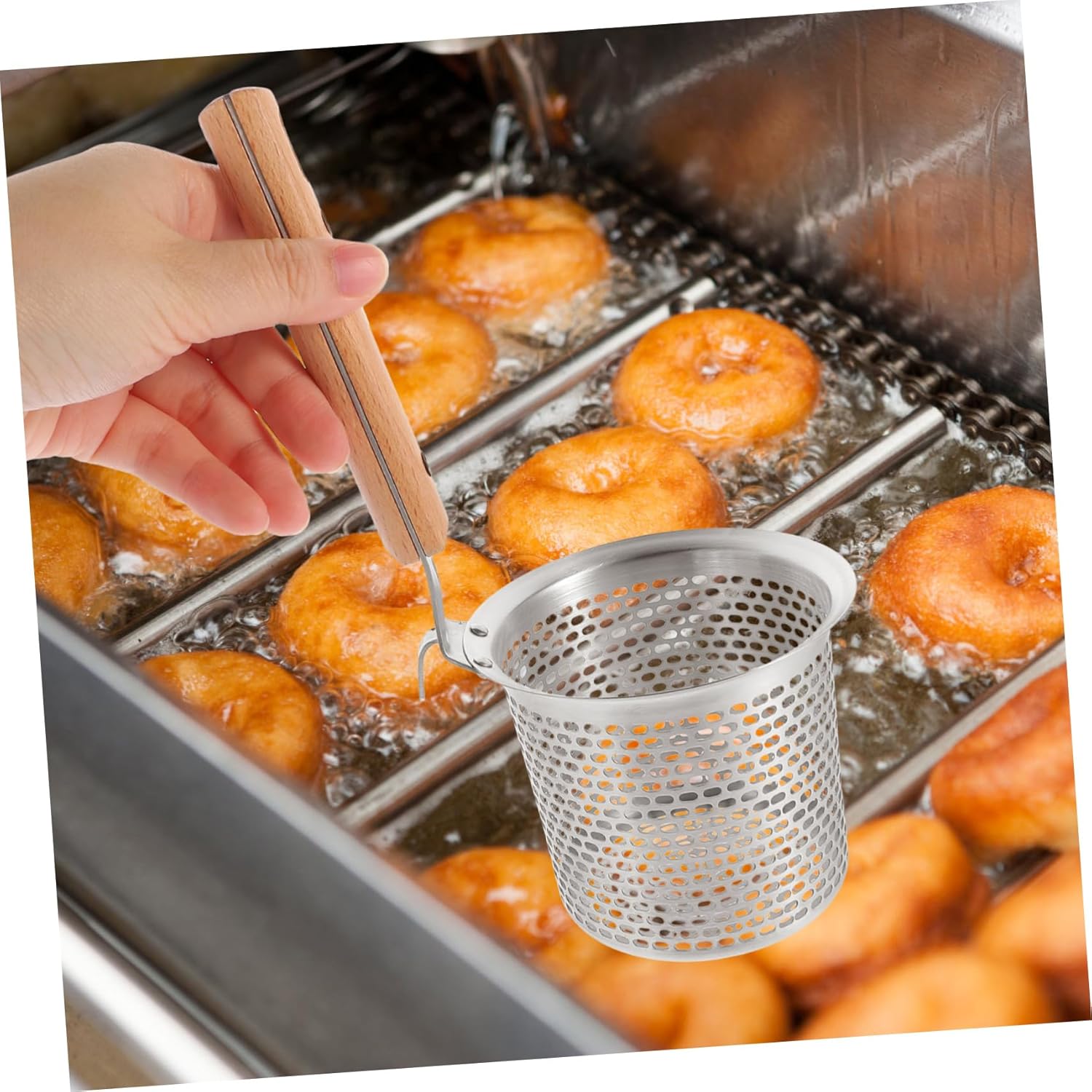 Stainless Steel Pasta Strainer with Wooden Handle Mesh Colander for Quick Food Draining and Easy Cleaning for Noodles Pasta and Hot Pot Use