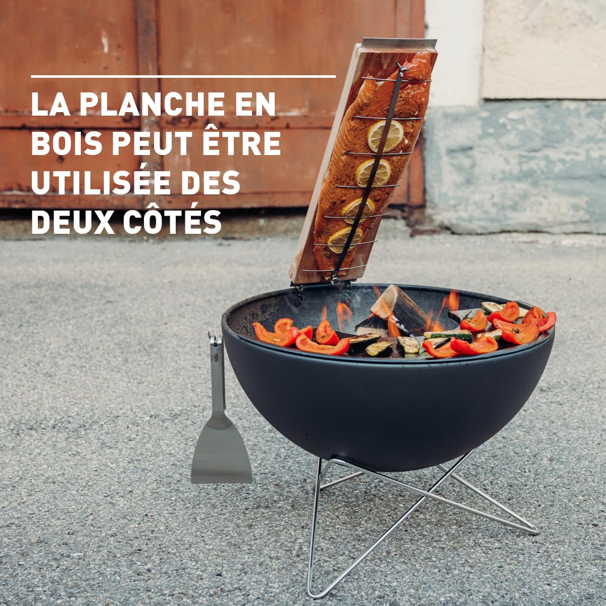 höfats - Planche à saumon flammé avec support en acier inoxydable - Planche à fumer saumon flammé en hêtre - réglable pour contrôle de température - Extra long : 55 cm - Réversible en 4 positions