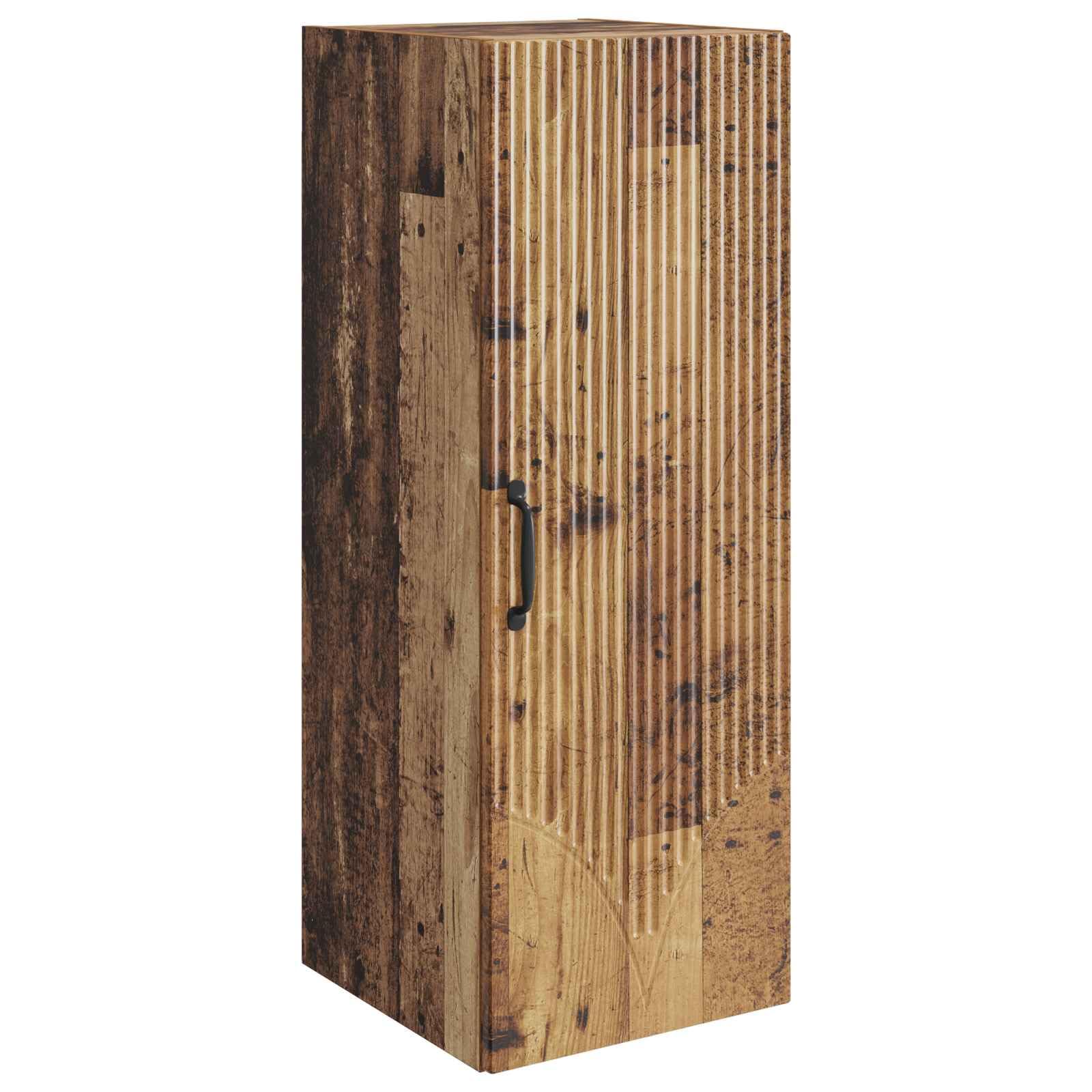 Armoire murale bois vieilli pour optimiser un petit couloir encombré