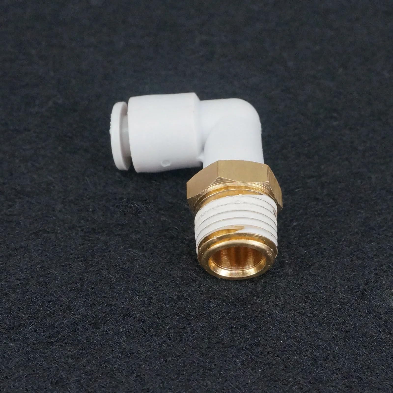 Raccord pneumatique coudé KQ2L06-02 pour éviter la pliure du tube