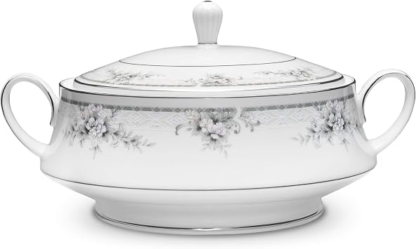 Noritake Sweet Leilani Covered Vegetable Bowl White 48 oz