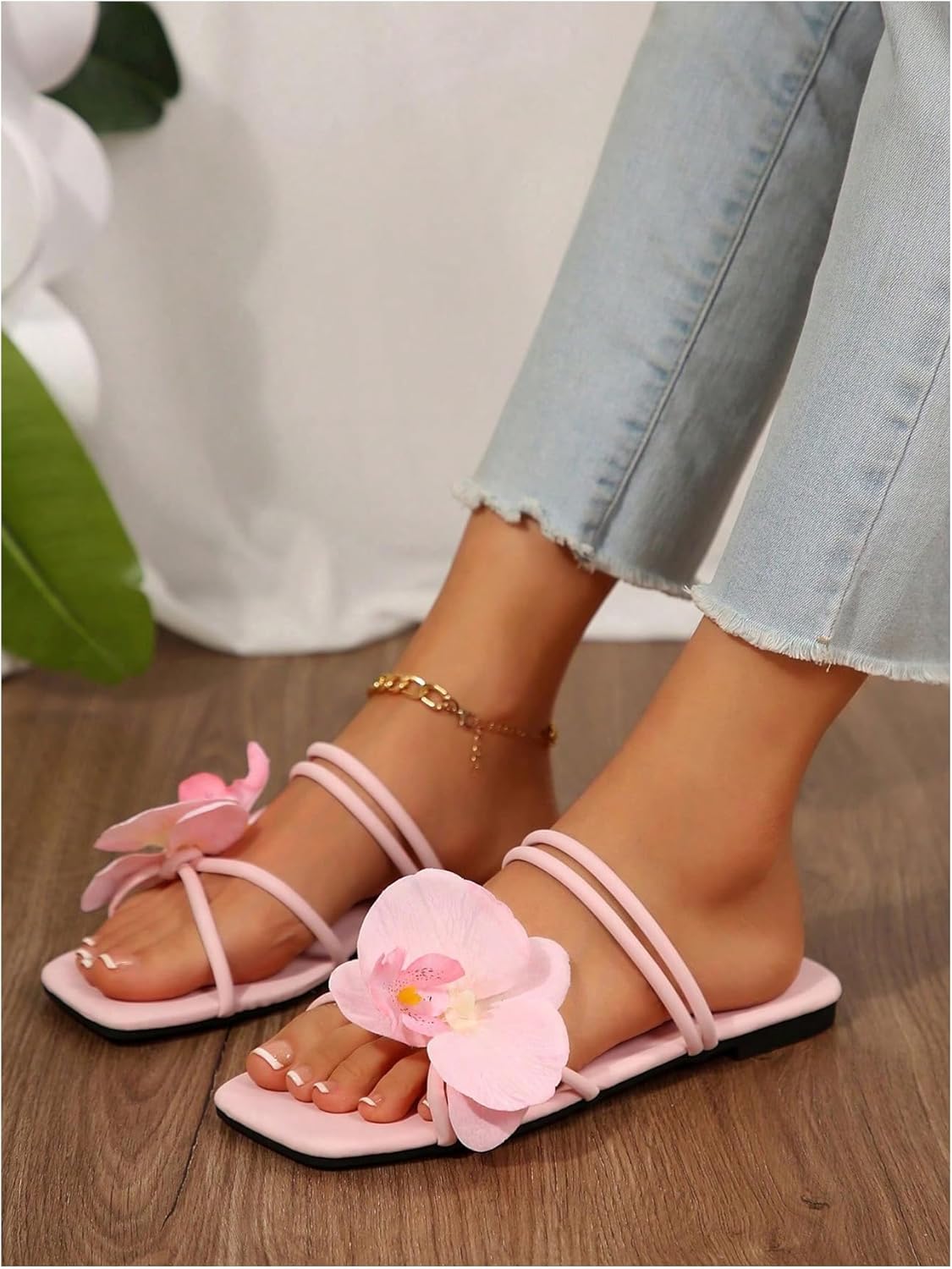 GORGLITTER Women's Flower Flat Sandals Cute Dressy Beach Gold Square Toe Floral Summer Vacation Trendy Slide Sandals