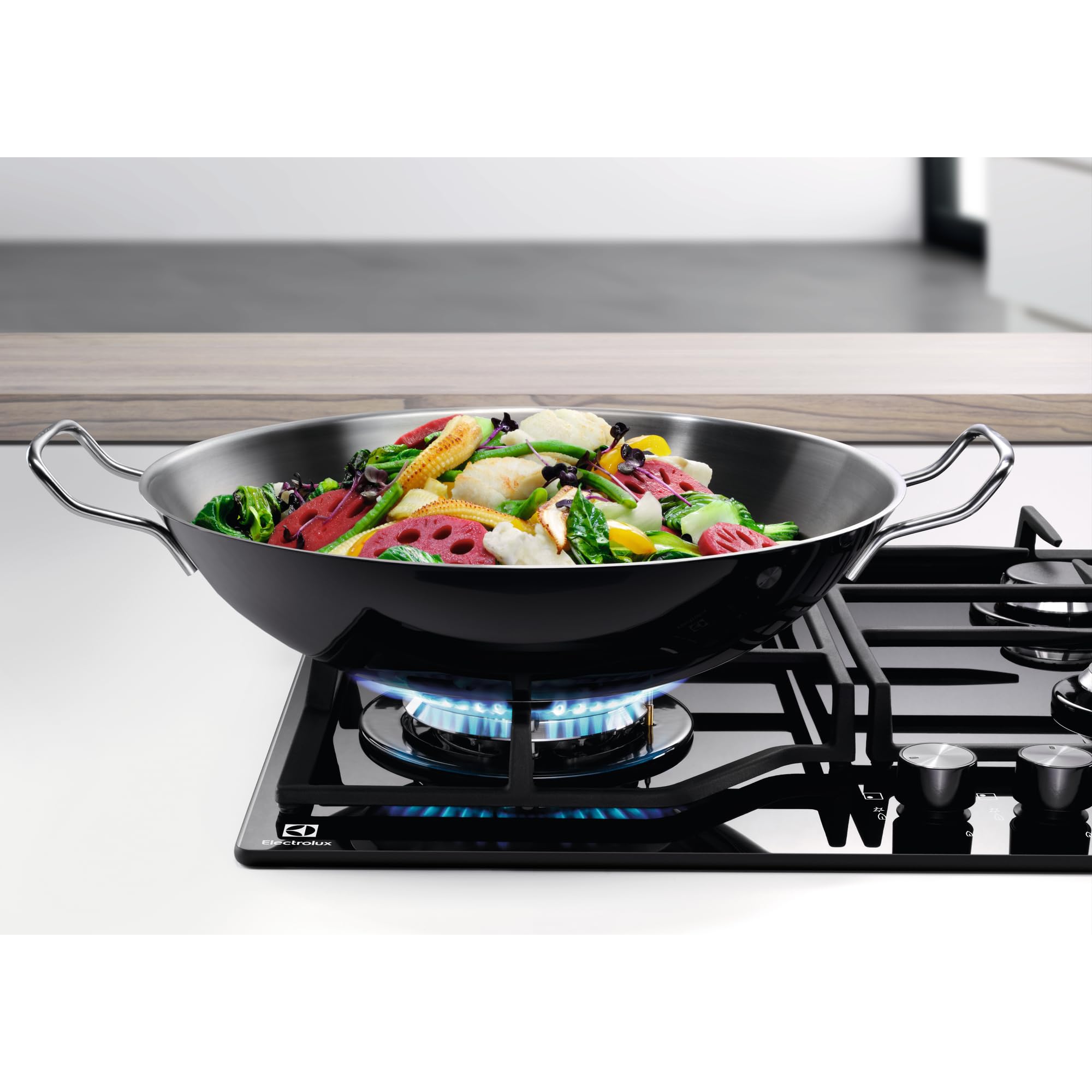 Electrolux Piano Cottura Gas EGM6343YAK Serie 600 Gas on Glass 60cm da Incasso, 4 Fuochi, Bruciatore Wok, Precisa Regolazione della Fiamma, Semplice da Pulire, Sicurezza Sicurgas, 590x520cm, Nero