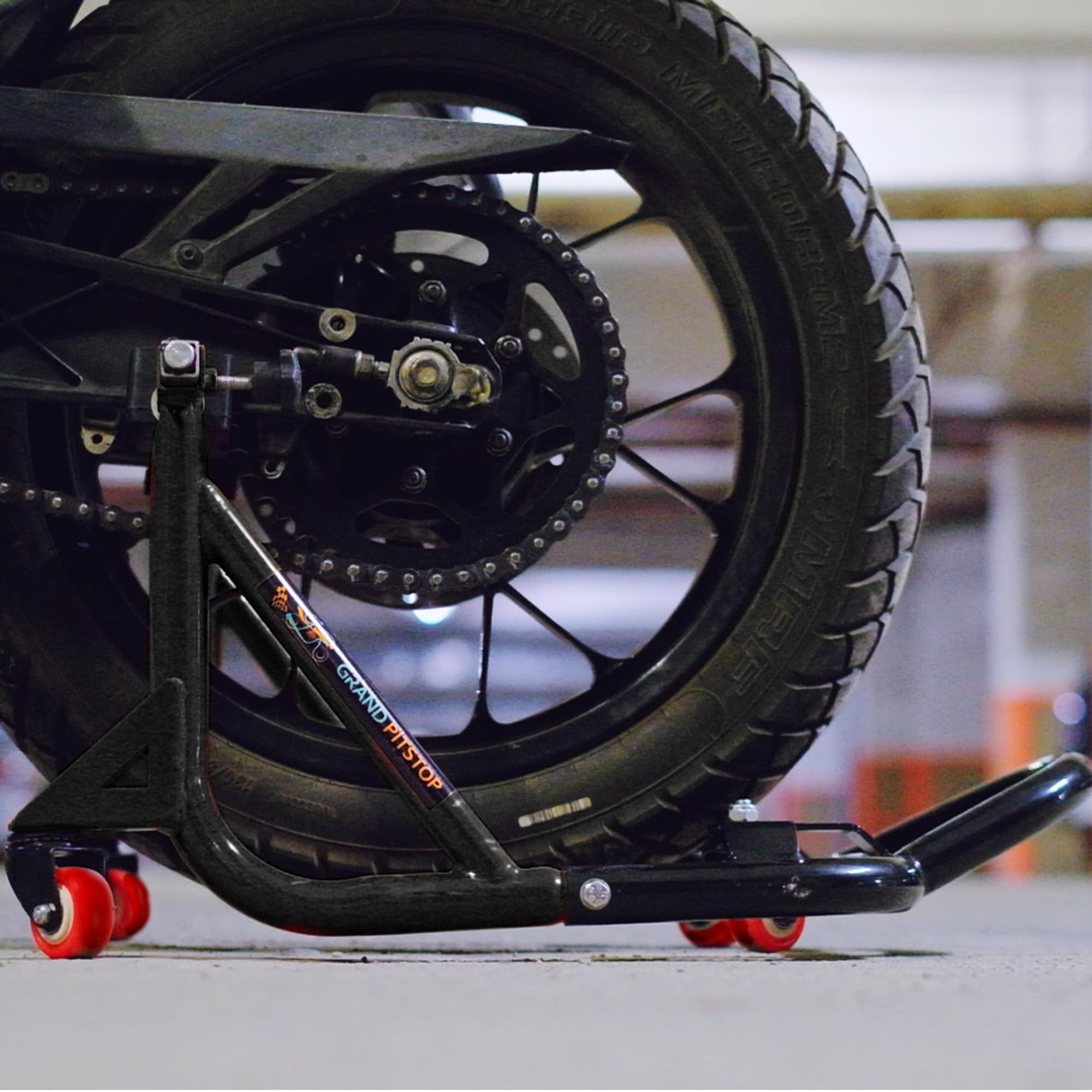 Grand Pitstop Béquille arrière réglable universelle pour moto avec bras oscillant (démontable à 360°, noir, poids de la moto jusqu'à 226 kg)