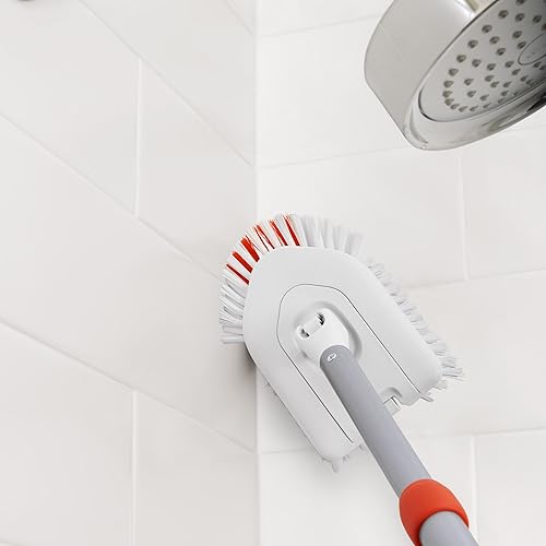 Miniatura 8 de OXO Good Grips Cepillo extensible para bañera y azulejos, naranja