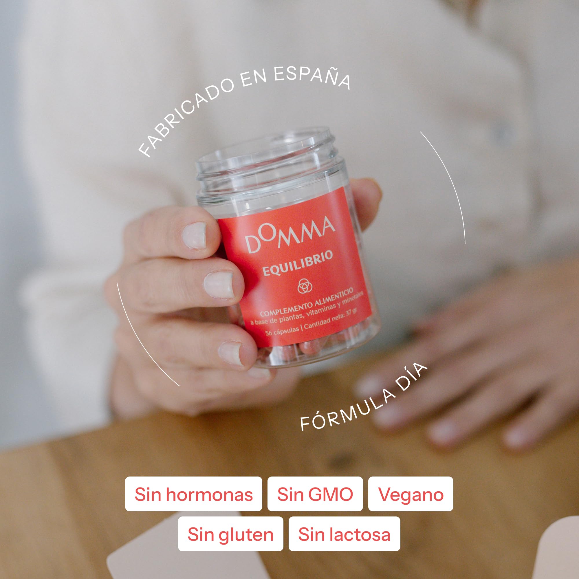 DOMMA Equilibrio Menopausia, Sofocos, Cansancio y Bienestar, 56 Cápsulas | Multivitamínico Mujer, Ashwagandha, Rhodiola, Shatavari, 12 Vitaminas y Minerales, Natural, Vegano, Sin Gluten