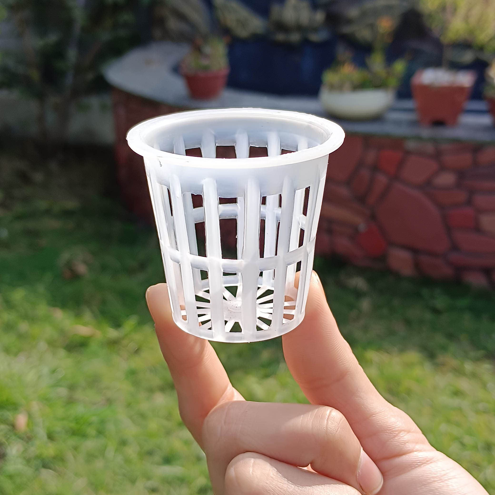 CASAFRESH Lightweight Economy Net Pot Cups for Hydroponics and Aquaponics - 2" Diameter Thin Lip Design with Slotted Mesh Sides (Pack of 25) (White) (B0BYZT37WD) Amazon Price History, Amazon Price Tracker