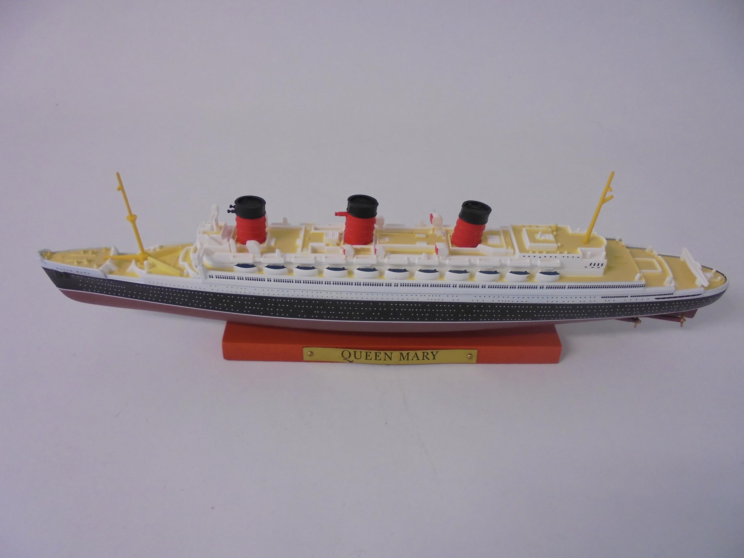OPO 10 - Replica in Miniatura da Collezione del Famoso transatlantico RMS Queen Mary Scala 1/1250 o 25 cm - Queen Mary