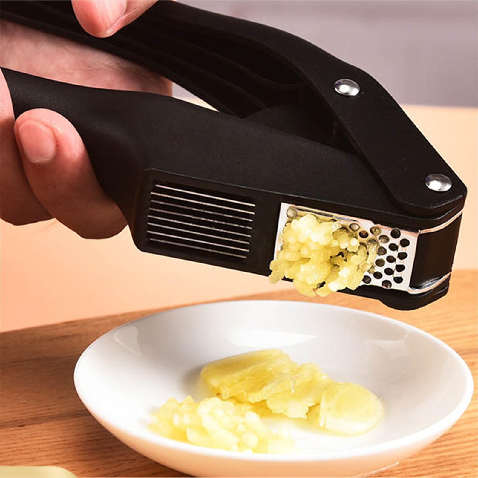 ArinkO Mühelos zu reinigende Knoblauchpresse – Premium-Knoblauchwolf für einfaches Kochen – stilvolles und leicht zu reinigendes Küchengerät (schwarz, 19 cm)