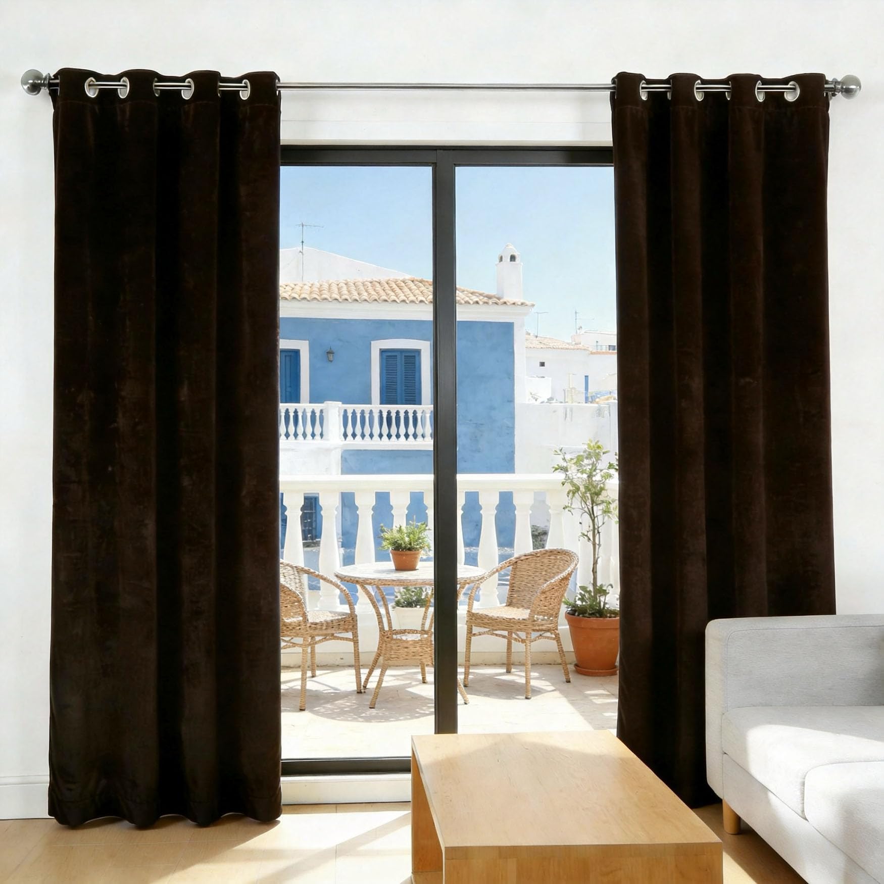 Rideau occultant marron de chambre pour créer une ambiance cosy moderne