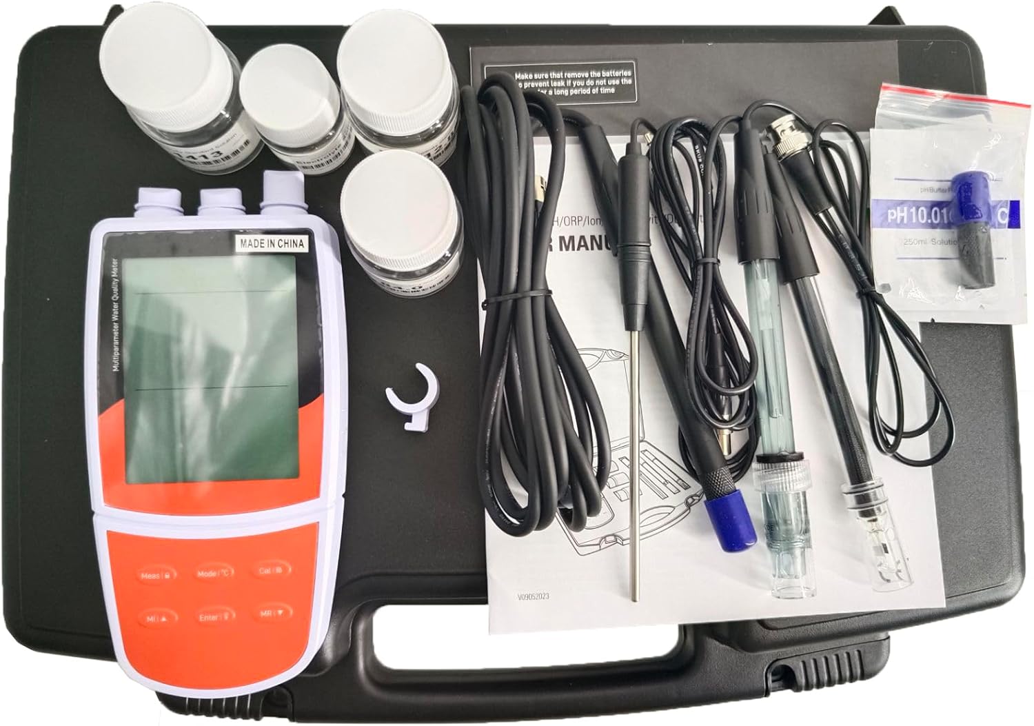 Multi-Parameter Water Quality Analyzer with Calibration Fluid Range -2.000 to 20.000 Range -1999.9 to 1999.9 mV 2 to 5 Points Calibration for pH Conductivity Dissolved Oxygen