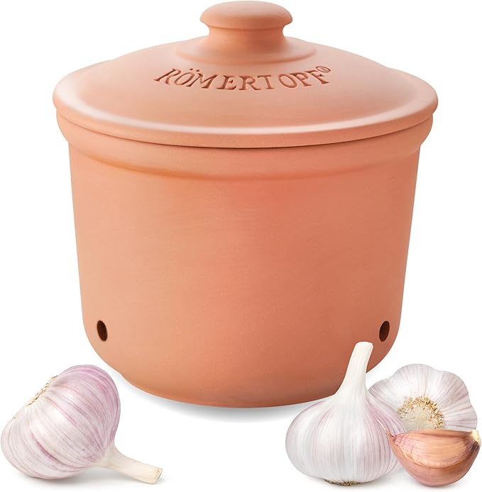 RÖMERTOPF Knoblauchtopf aus Naturton Terrakotta, Ø 12,5 x 13 cm, ca. 200 g, belüfteter Keramik-Vorratstopf mit 3 Lüftungslöchern, innen glasiert, spülmaschinengeeignet