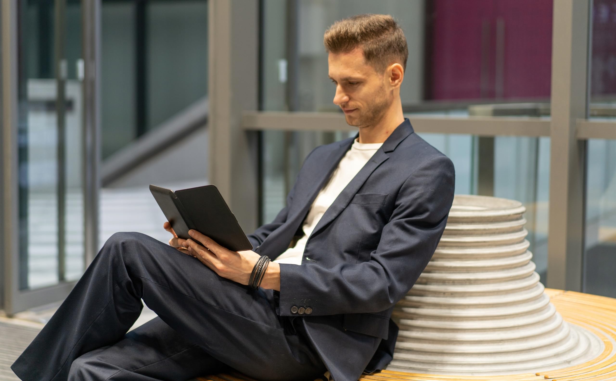 Czytnik e-book Bemi Cognita+ z Ekranem E-Ink Carta 6 cali, 4GB Pamięci, Wbudowanym Etui Skórzanym, Obsługą PDF Reflow – Szary