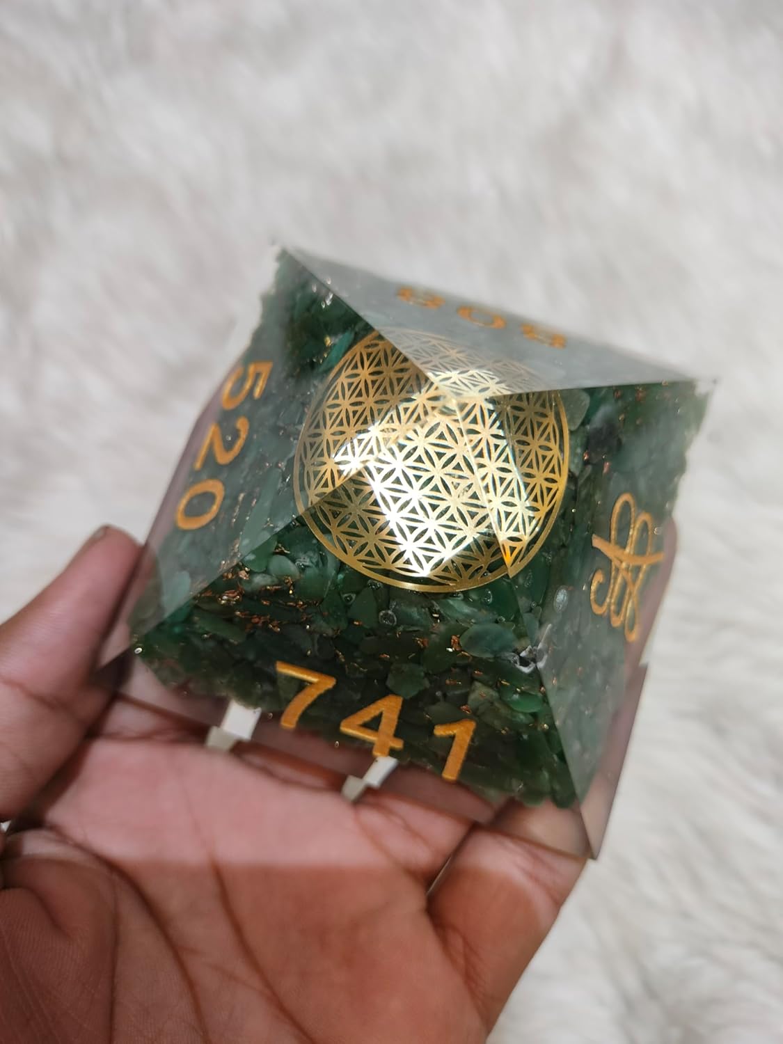 Green Aventurine Zibu Pyramid – Money, Success & Angelic Blessings 1 pcs Pack