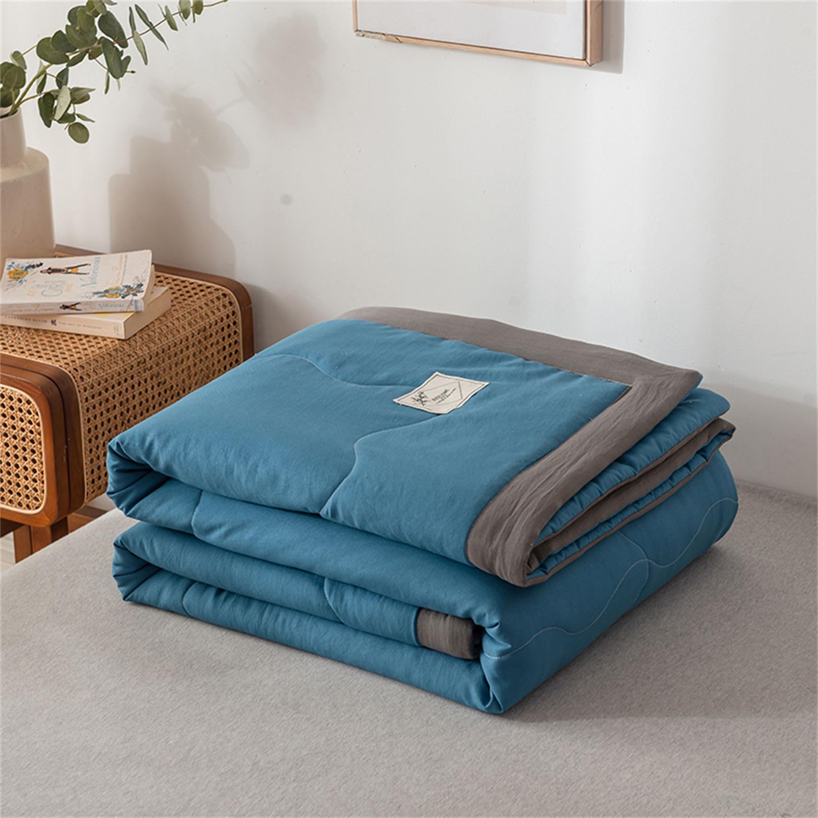 Chickwin Microfibre Quilted Bedspread, Solid Color Reversible Quilt Bedspreads Bed Quilt Throw Soft Bed Coverlets Bedpreads Easy Care for All Season, Machine Washable (Dark Blue,150x200cm)