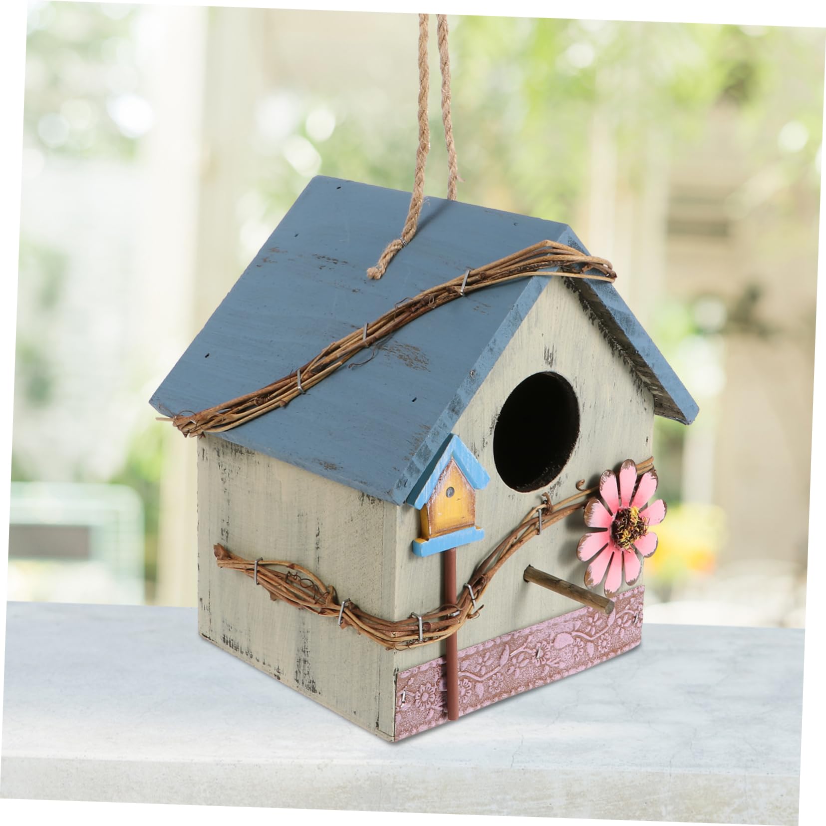 Hängendes Papageien und Wildvögel Vogelhaus im Garten