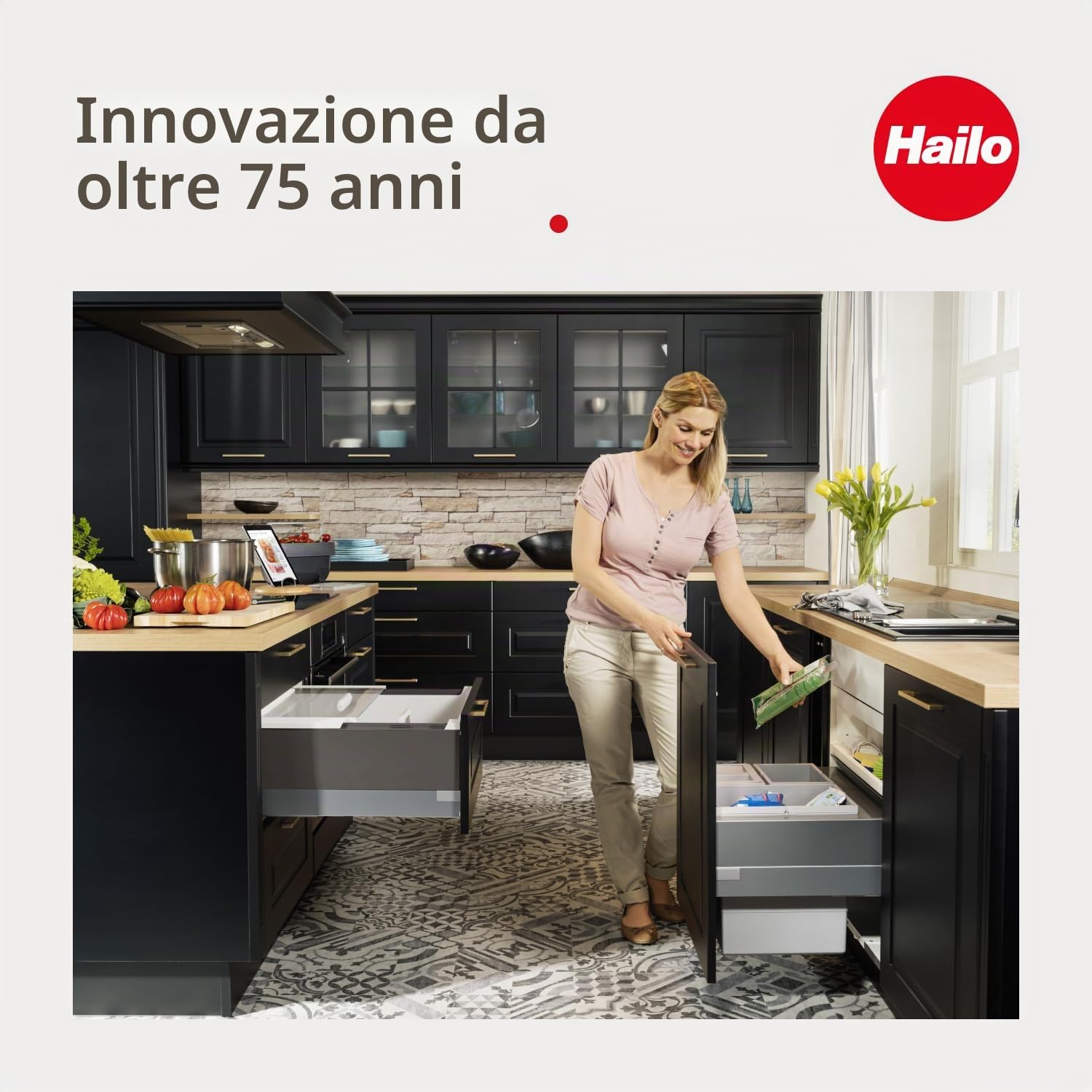 Hailo Pattumiera da incasso girevole Mono 3520071, 20 litri, utilizzabile a partire da 40 cm, colore: grigio scuro e nero | con funzione girevole | Grigio scuro-nero | Per mobili da cucina a partire da | Soluzione salvaspazio e igienica
