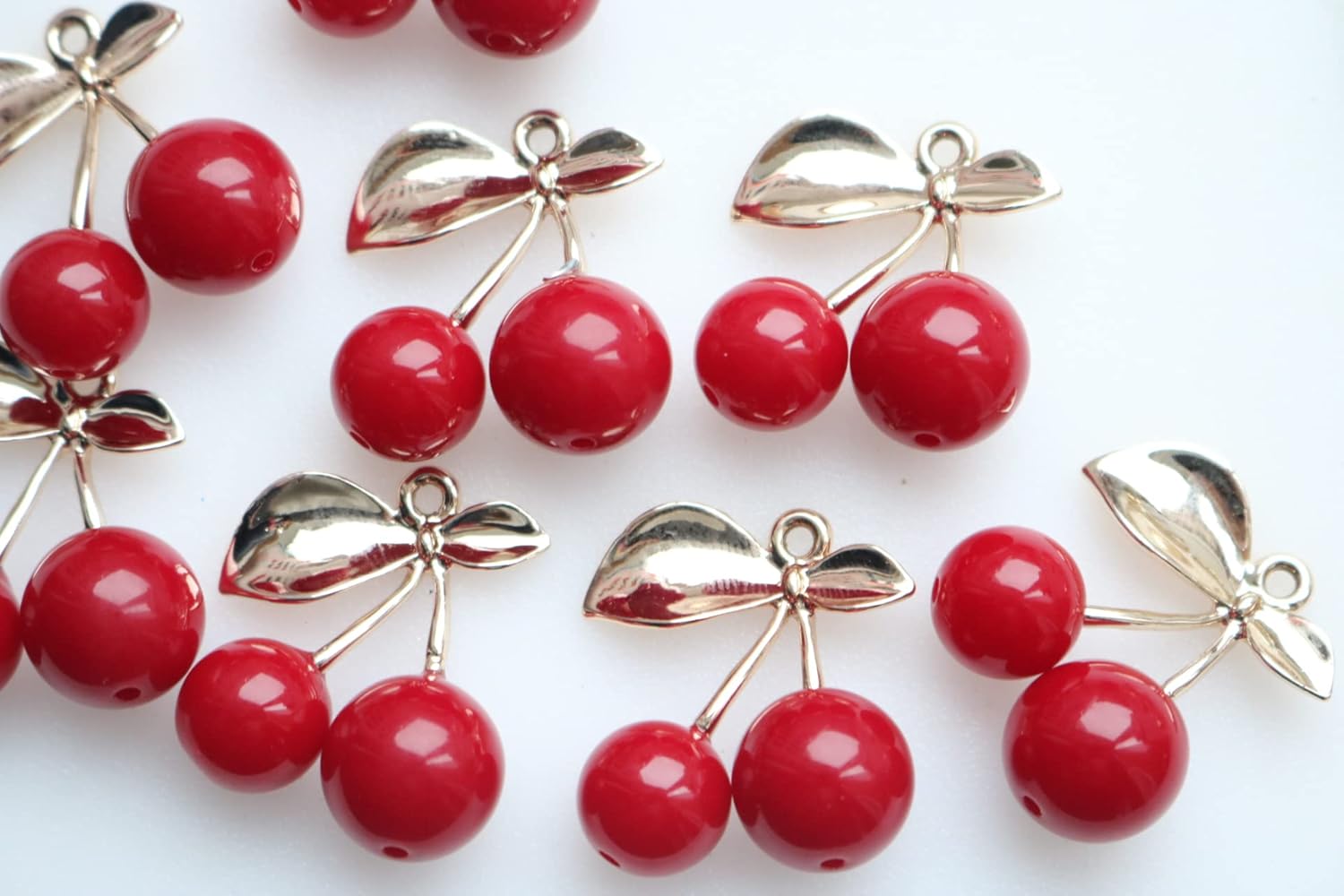 Amazon.co.jp: 【ハンドメイド素材店】2個 さくらんぼ チャーム パーツ