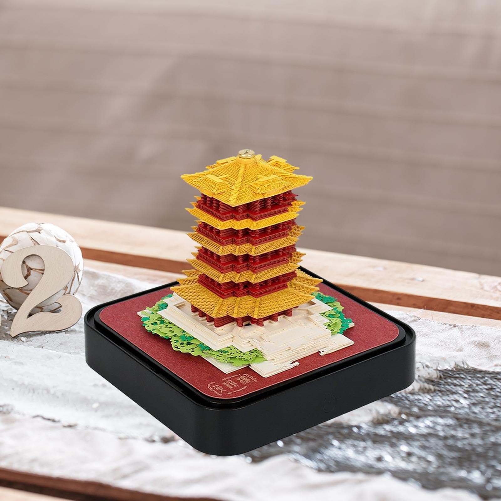 Tischkalender 2025 3D Papier Gravur Kalendarium mit Licht Und Kreativer Acrylbox Als Ornament für Schreibtisch Memo Dekoration für Büro Wohnzimmer Sch, Turm