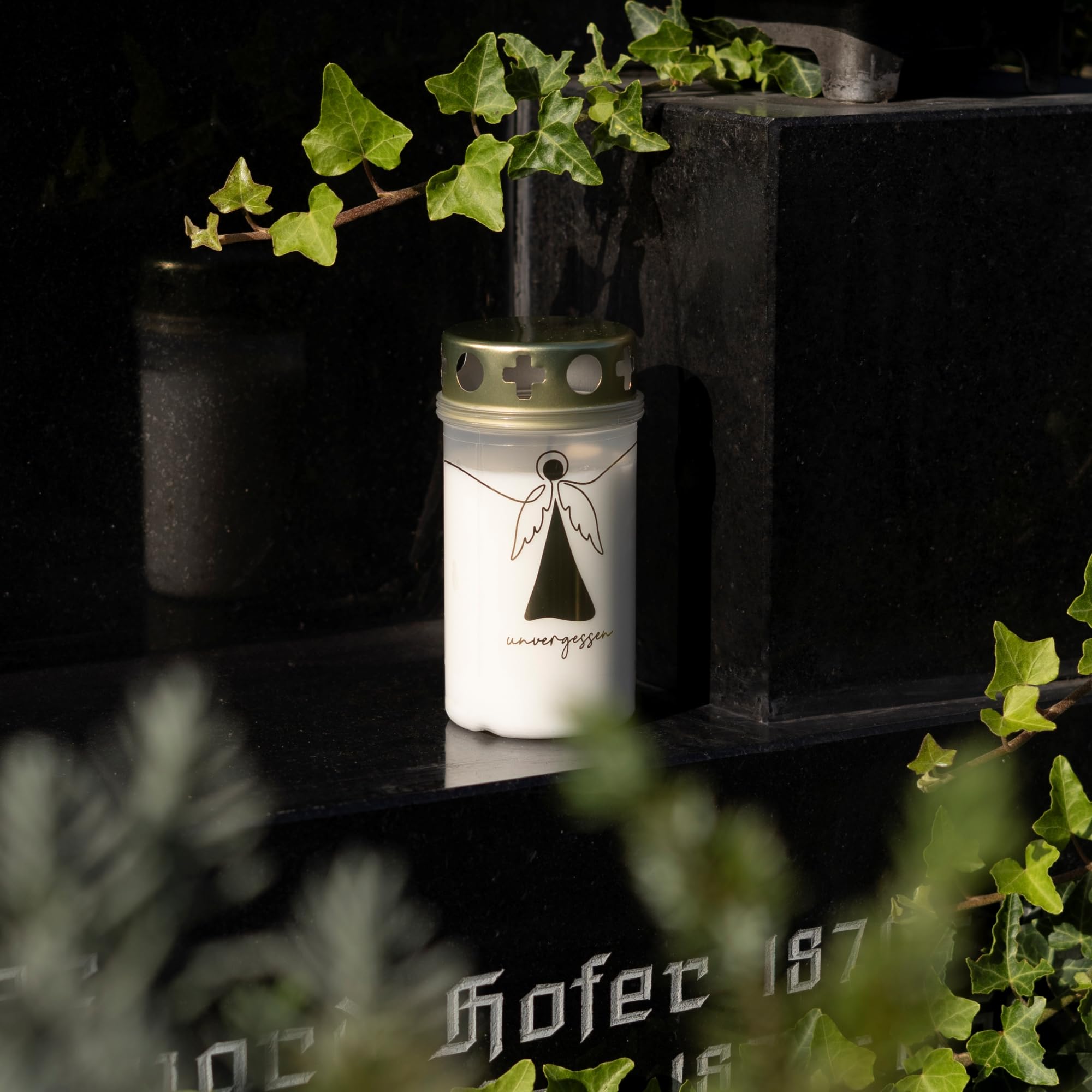 Set di 12 Candele a Forma di Fioriere Piccole - 46-54 Ore di Combustione - Con Coperchio e Motivo - Per Funebre
