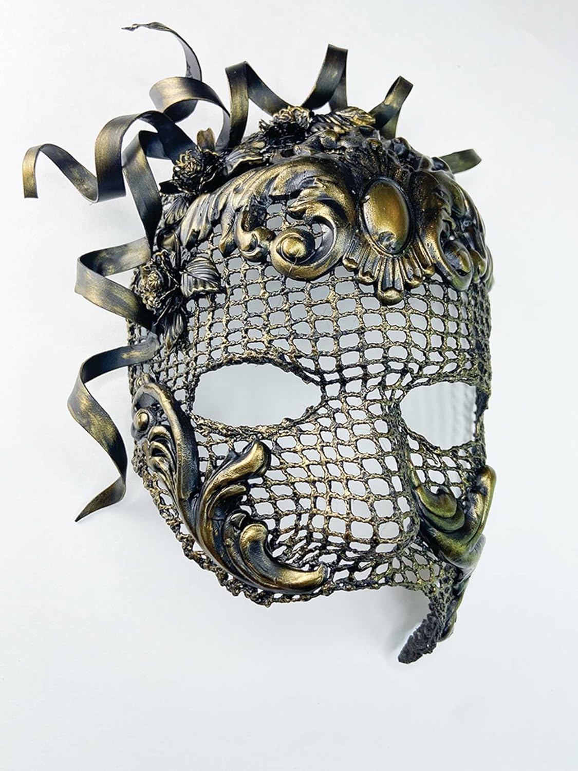 Armor Up! Thermoplastics: Cosplay Props, Armor & Accessories (Ultimate Cosplay Enc) - Image 2