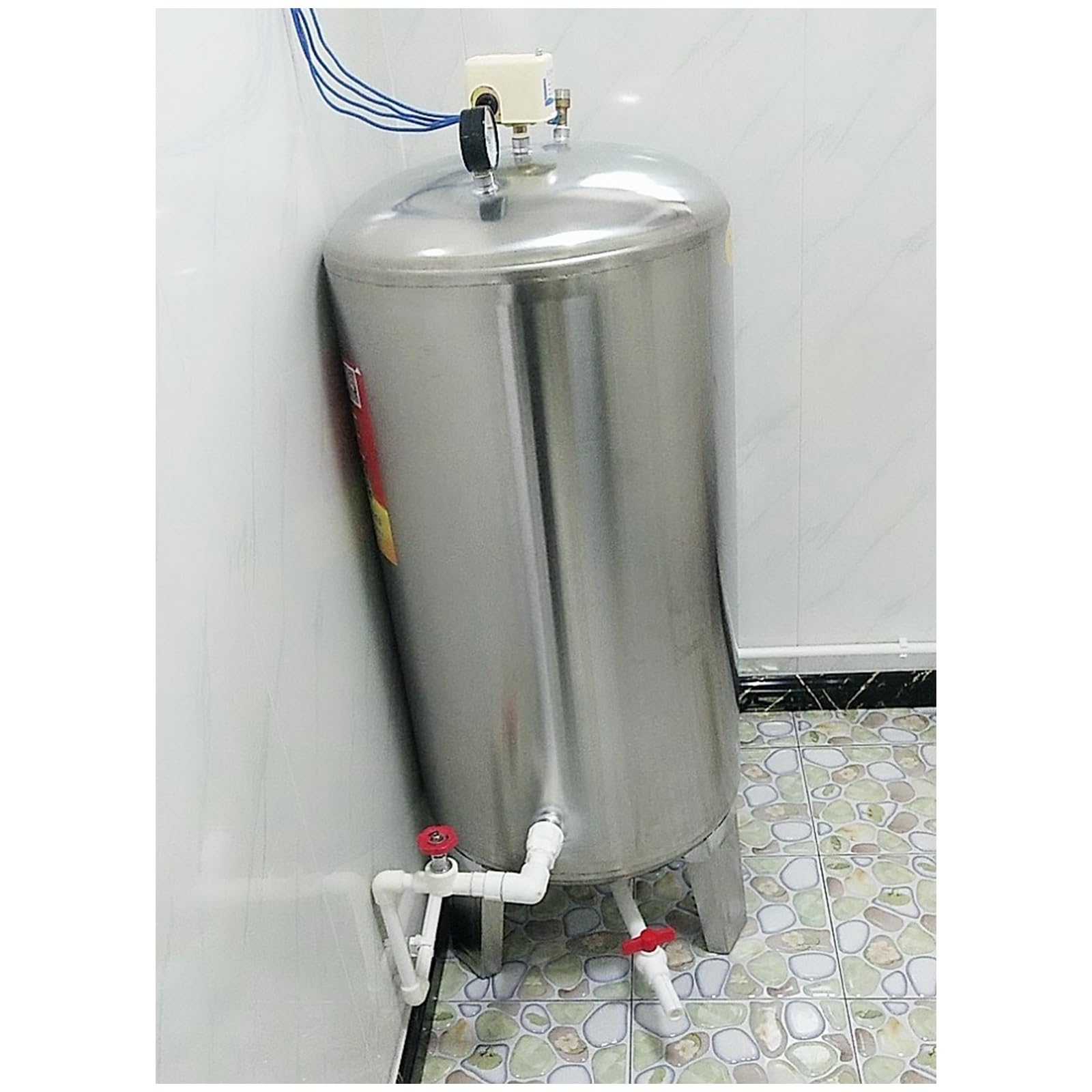 Serbatoio dell'acqua pressurizzato – Grande capacità autoportante completamente automatico per una maggiore pressione dell'acqua in lavanderia, cucina, giardino, garage