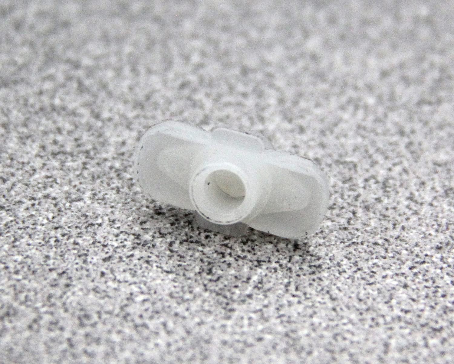 Amazon.com: MTC VP396 / 1247708 Molding Clip (Volvo Models 